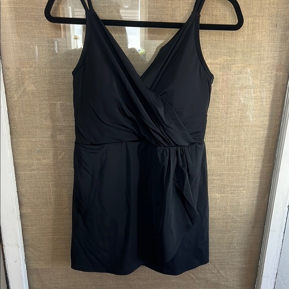 Lands' End V Neck Tulip Wrap One Piece Swim Dress - Picture 7 of 8